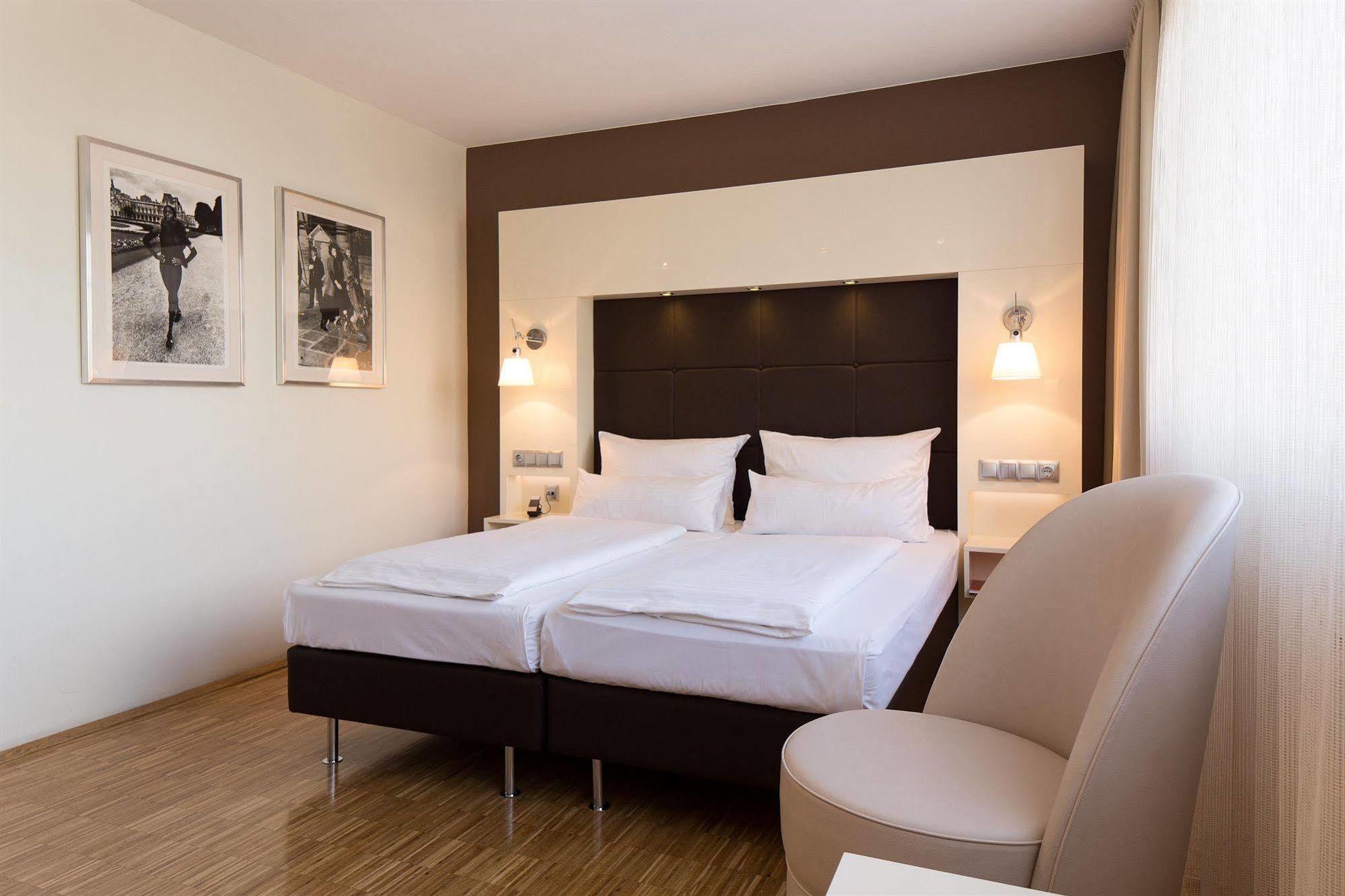 Hotel Santo Cologne Exterior photo
